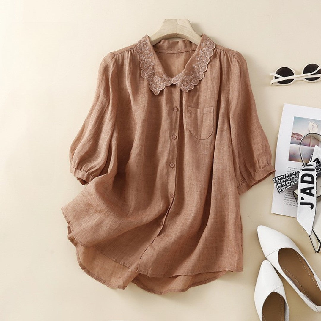 Laurienne™ | Blouse à boutons avec col en dentelle
