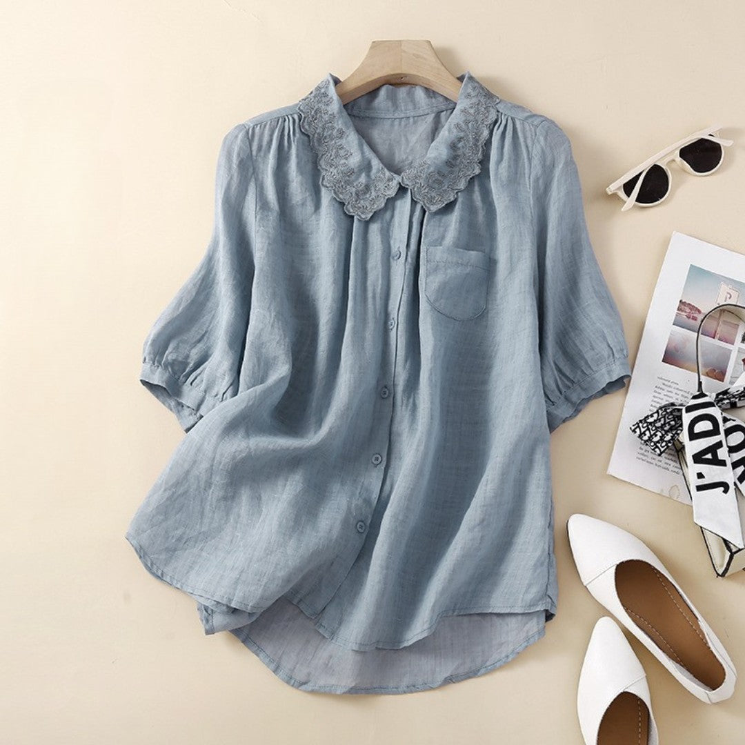 Laurienne™ | Blouse à boutons avec col en dentelle